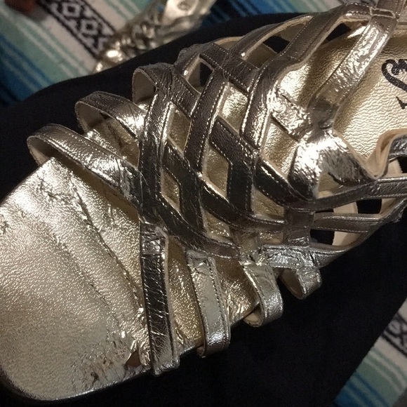 VINTAGE Fascinators Retro Gold Sandals Size 10 - Picture 4 of 5